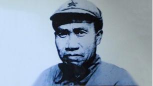 1976年，朱德元帅穿戴整齐，准备去参加周总理的追悼会，可就在他准备出发的时候，