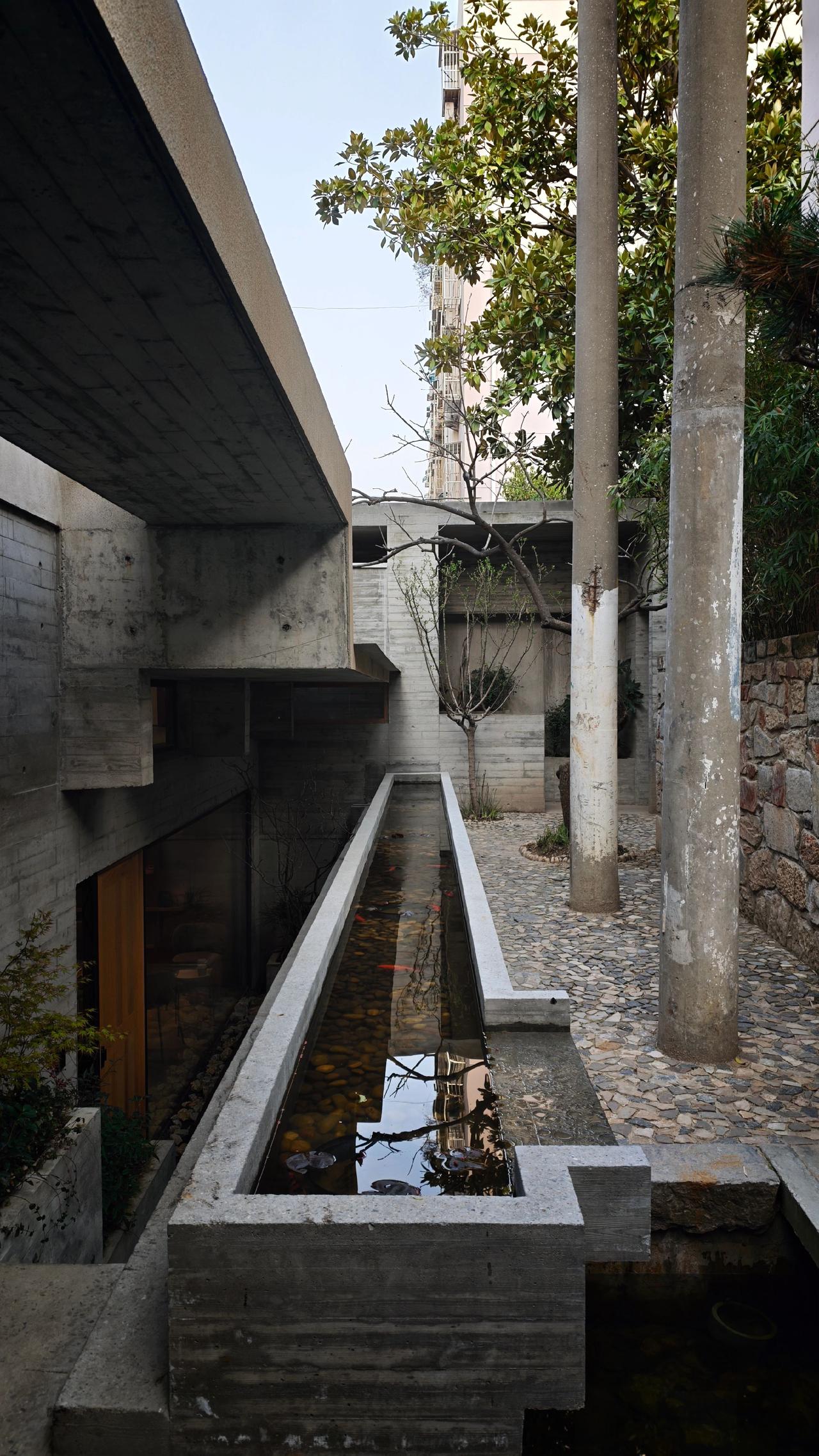 童雋建筑馆设计考察，场地虽小，内有乾坤建筑设计童雋园林设计师游学