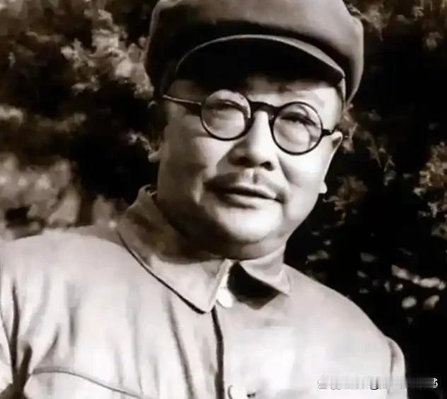 1949年，北平解放不久，公安人员拿到一份敌特情报，但却无人能破译，甚至李克农都