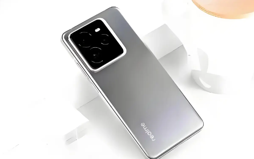 曝realme真我GT8和真我GT8Pro将于10月份一起发布！今日，知名