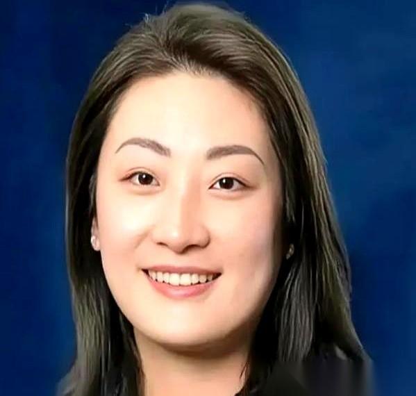 我们都欠她一个道歉当年骂宗馥莉忘恩负义，如今才见她的眼光多牛！宗馥莉当