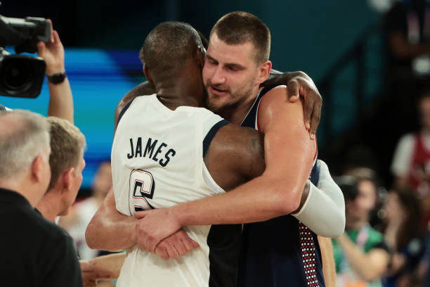 人没去，问题都围绕你约基奇被问到詹姆斯时给出高度评价：“即便到了职业生涯的这个阶