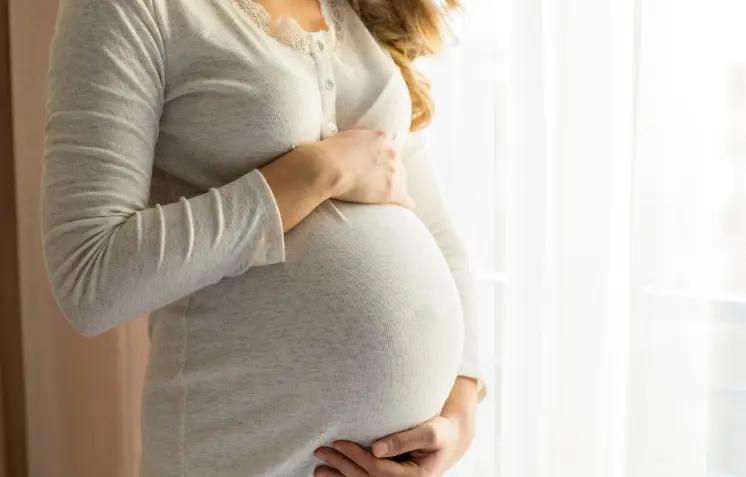 小小叶酸片能预防治疗4种疾病，认真读完你和家人定获益药店货架上那瓶小小的叶