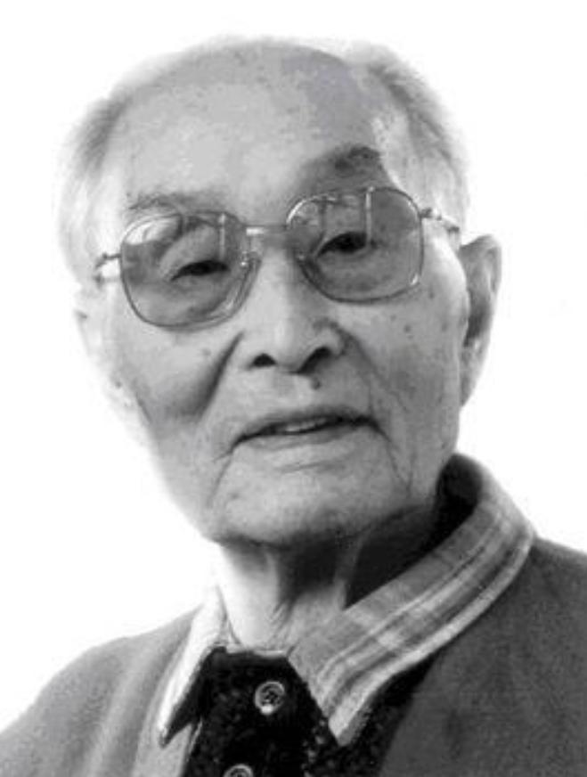 1964年，张爱萍去酒泉基地视察，突然瞧见了几个战士的背包是斜挎着的，他凭借经