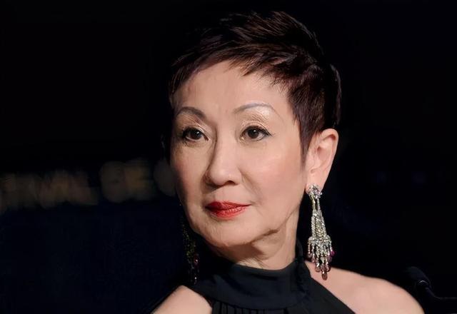 香港狗仔队惹人厌烦确有其因，徐克红着眼眶交代施南生病逝消息的当口，viutv的记