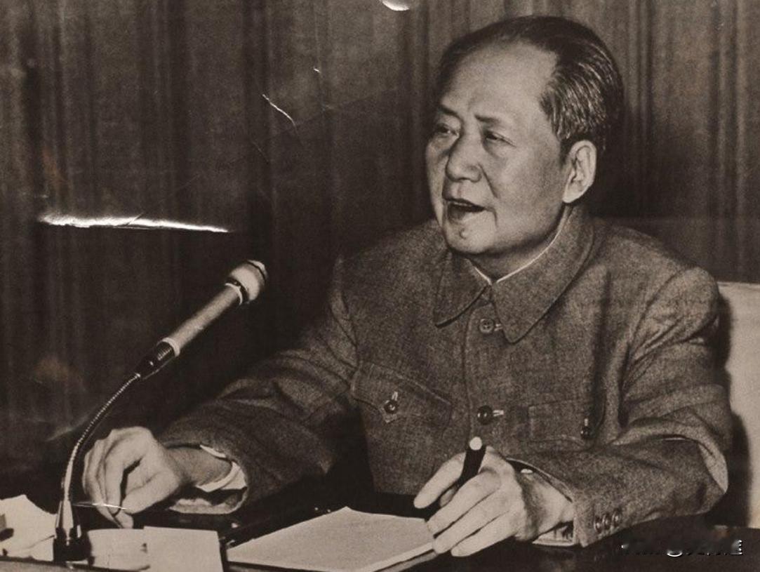 1962年，毛主席想了十天也没想通的原因，麦克阿瑟却一针见血中印战争爆发后，曾