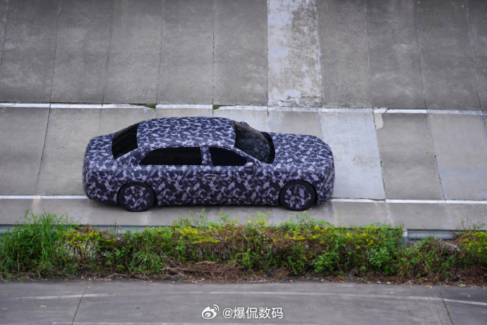 谁现在最能代表国产超级轿车？仰望应该是首屈一指的存在。没想到的，仰望首款真正意义