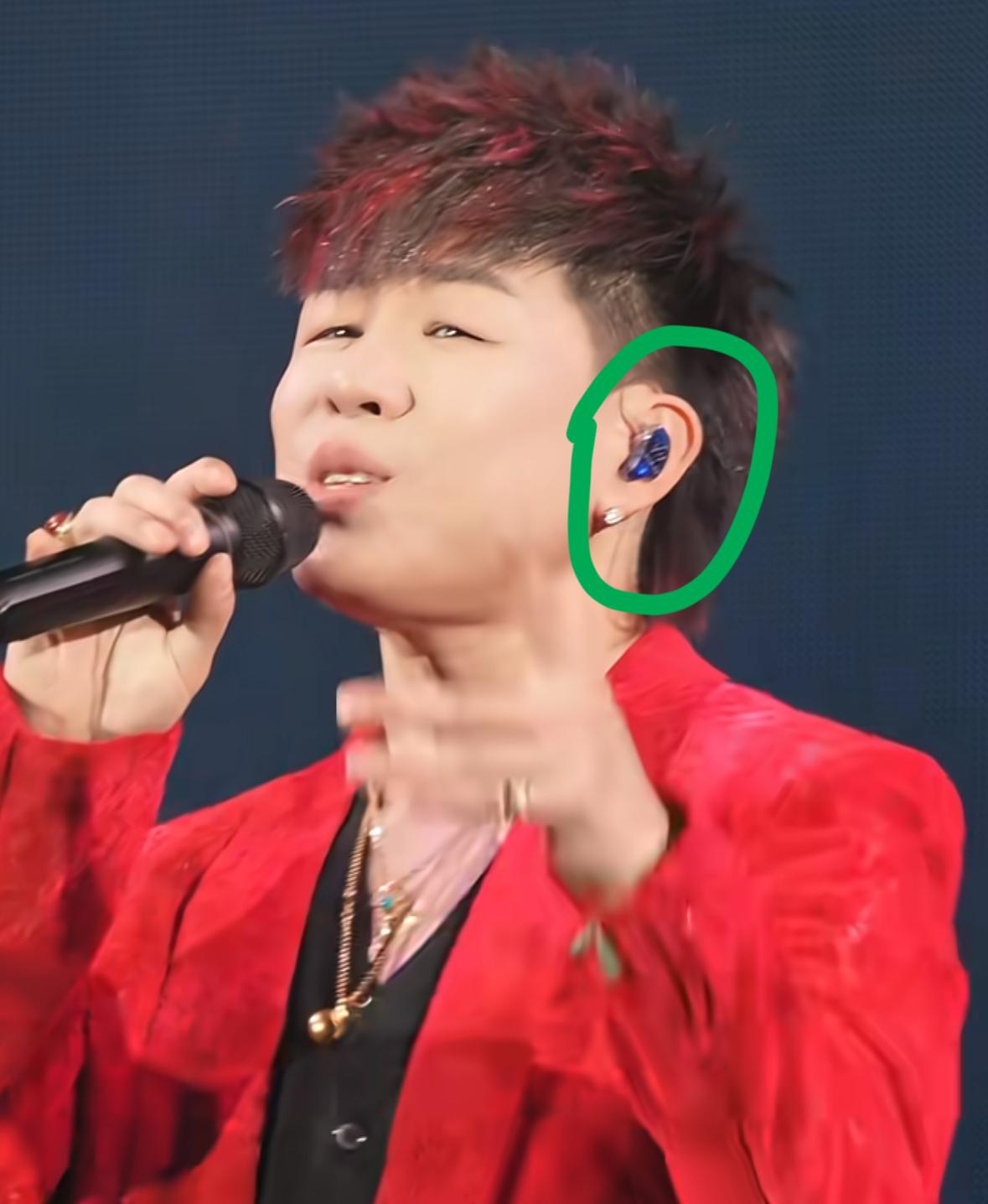 我问队友，为什么胡彦斌长相不算出众，但为啥每次都这么受欢迎？我队友说了一句话让