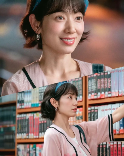 以前的朴信惠脸圆圆的，眼神倔强，有一种破碎的美感，现在的朴信惠瘦的颧骨都出来了，