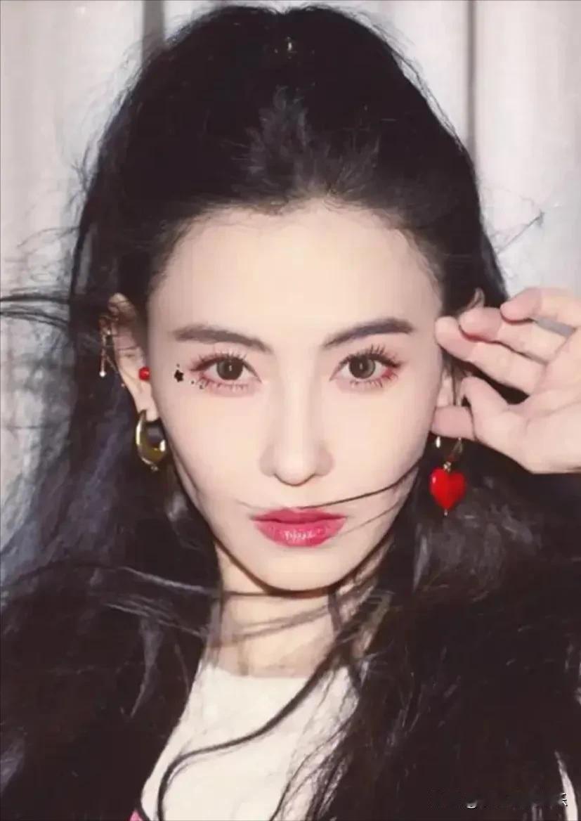 谢振轩听说妈妈孤立无助特意回来为妈妈撑腰，这就是养儿子的底气，那就是有儿子在妈妈