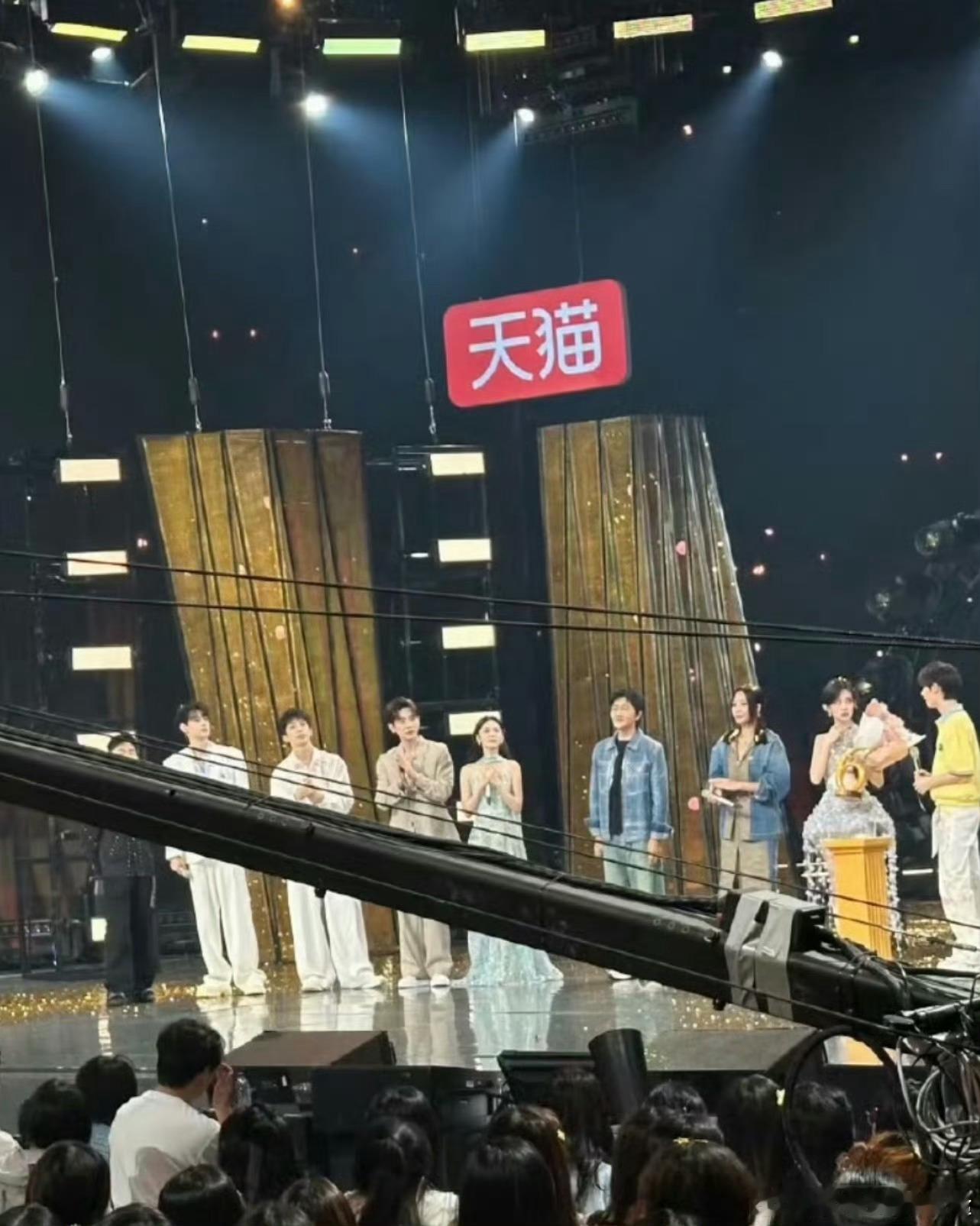 田栩宁头最小个最高一眼看到田栩宁一眼看到田栩宁​​​