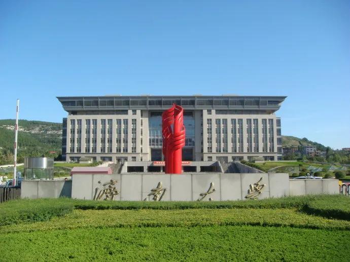 先是天价泡面事件，后是莆田系医院风波，济南大学真的要好好整顿一下了。天价泡