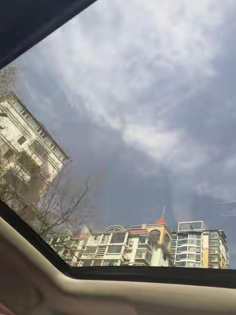 很多车开到报废，那个按钮都没按过。不是天窗没用，是你根本不会用。1.跑高速