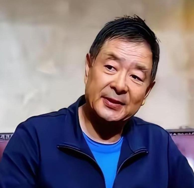 谁也没有想到，凌晨一点的北京，72岁的濮存昕竟用一根布绳，将自己与94岁的老母亲