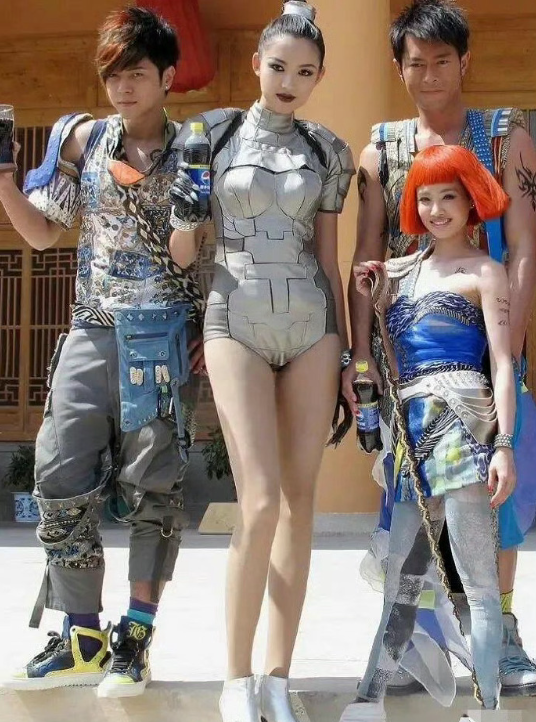 这应该是蔡依林最想删掉的照片吧！​​​