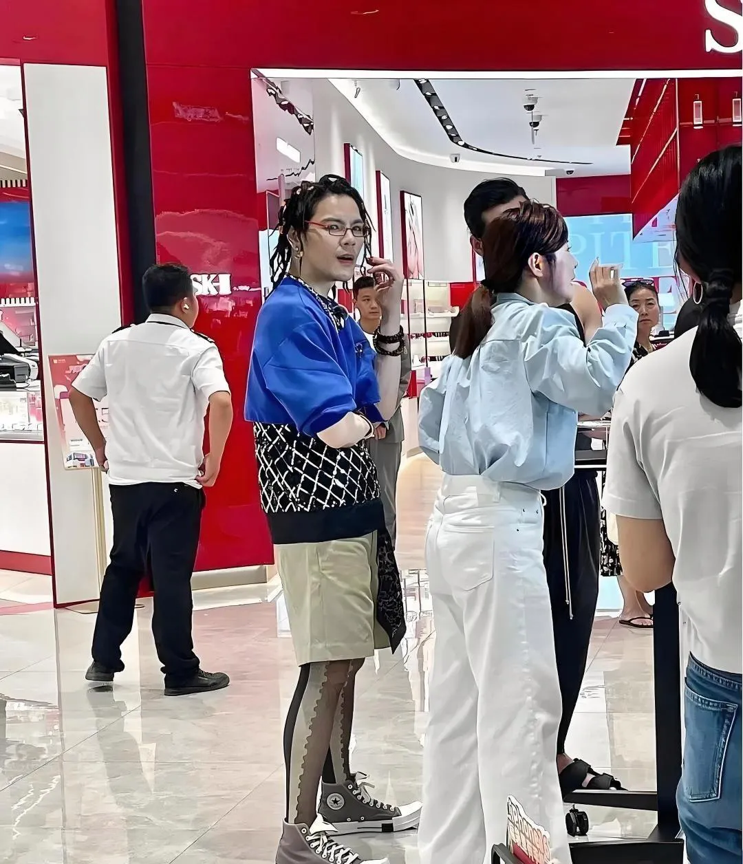 如今，郭碧婷对成为所谓的豪门阔太已不再有任何向往。毕竟，若她真有些许地位与智慧，