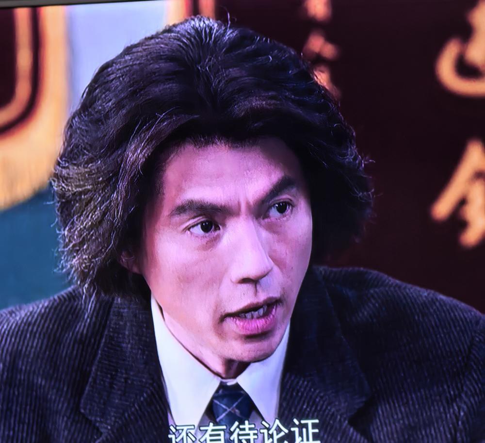 重看《小城大事》才懂，陈好为什么宁愿选择“毁掉”她的陆毅，也对印小天无动于衷。