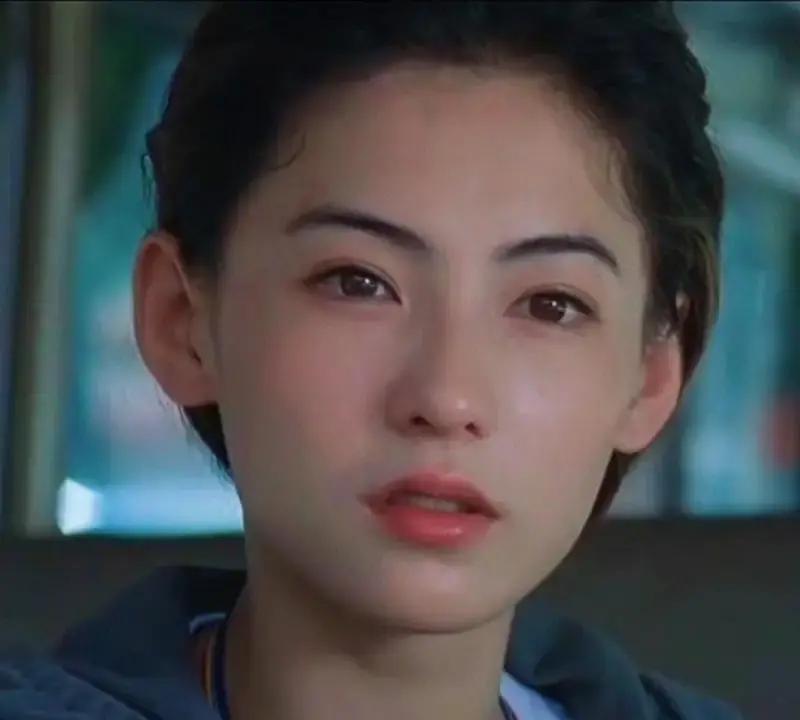 向太选中郭碧婷，根本不是选爱情，而是完成了三项“风控指标”。第一，基因风控