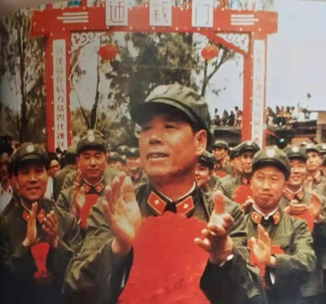 傅全有曾风趣地介绍自己。他说：“我姓傅，永远都是‘副’的。不过，名字还不错，全有