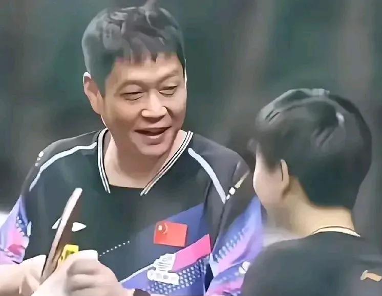国乒教练竞选这节骨眼上，刘国正明摆着力挺邱贻可。要说刘国正，一直就挺看重孙颖莎的