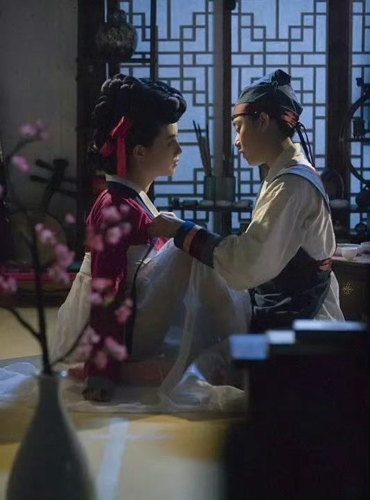 文根英结婚大文小文今年都结婚了，也算是双向奔赴了留下了一部永远的神作风之画员