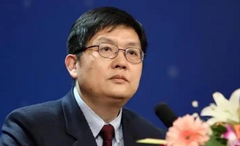 复旦退休教授高调推荐赴日留学称其为“爱国”，网友：这是爱国被黑最严重的一次！