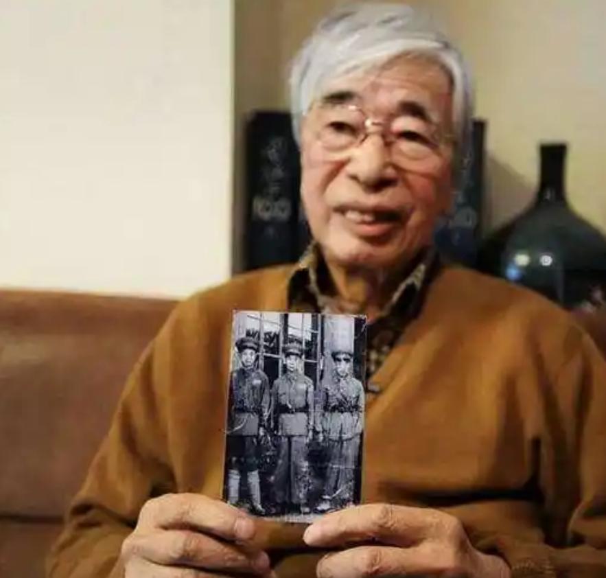 1948年，一位日本人冒充中国人加入解放军，在辽沈战役中屡次立功，还参加了抗美援