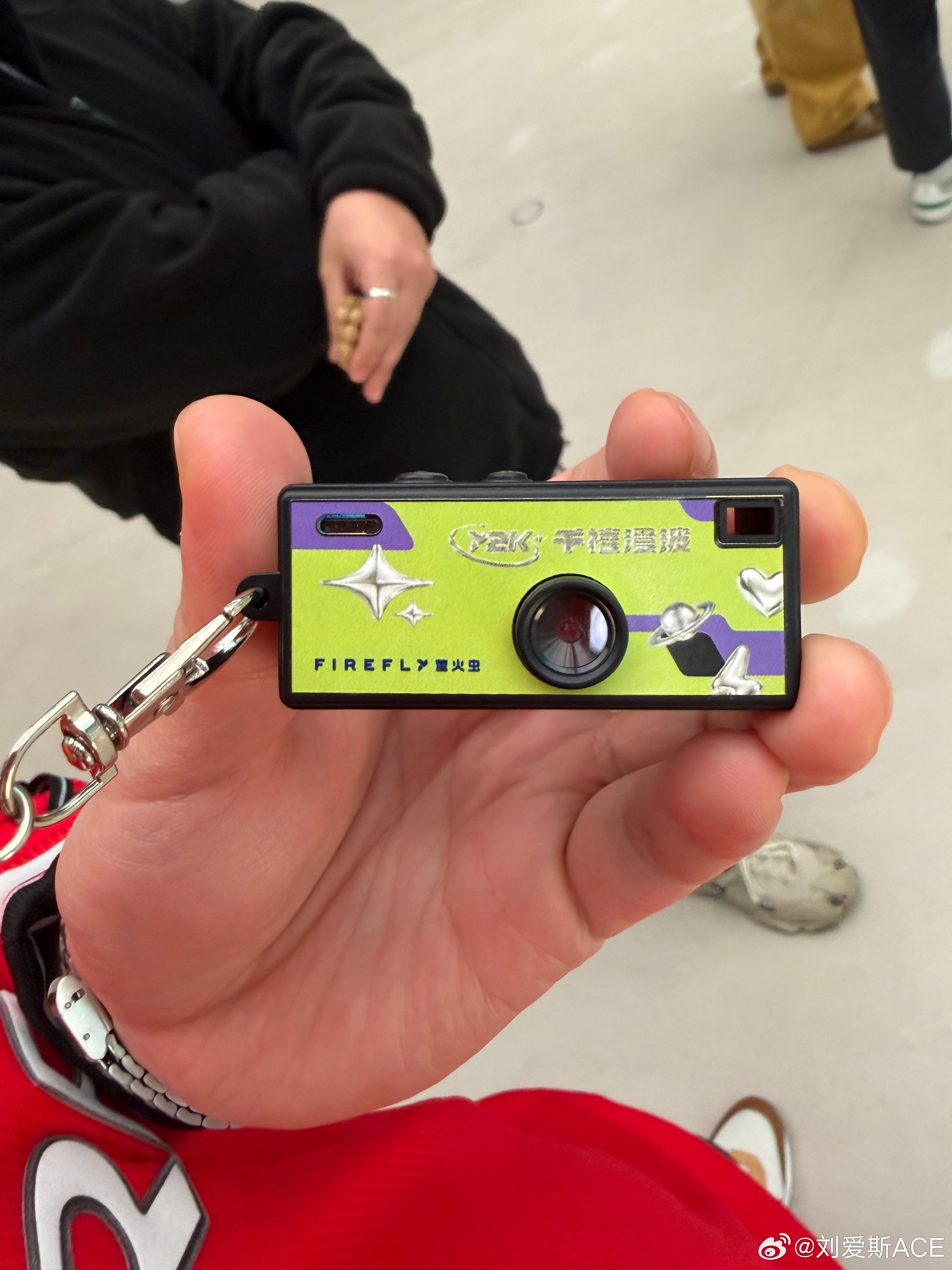 萤火虫千禧漫波版来了送个复古小相机这相机太有意思了复古相机firefly萤火