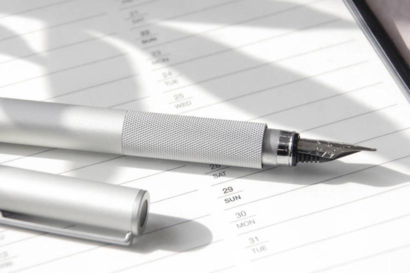 30万还全存定期？银行行长一句话，点醒很多普通家庭30万积蓄，全部