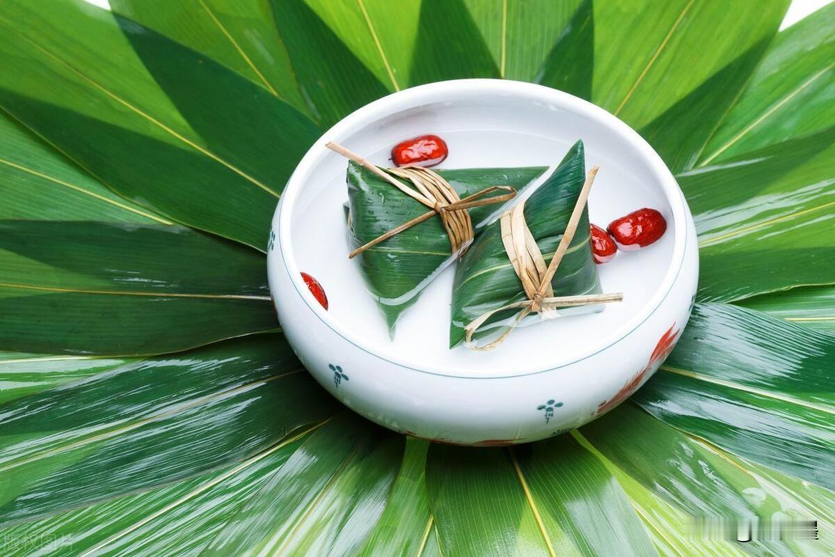 粽子，甜的好吃？还是咸的好吃？作为北方人，确实挺难理解的：南方的粽子是咸的？豆