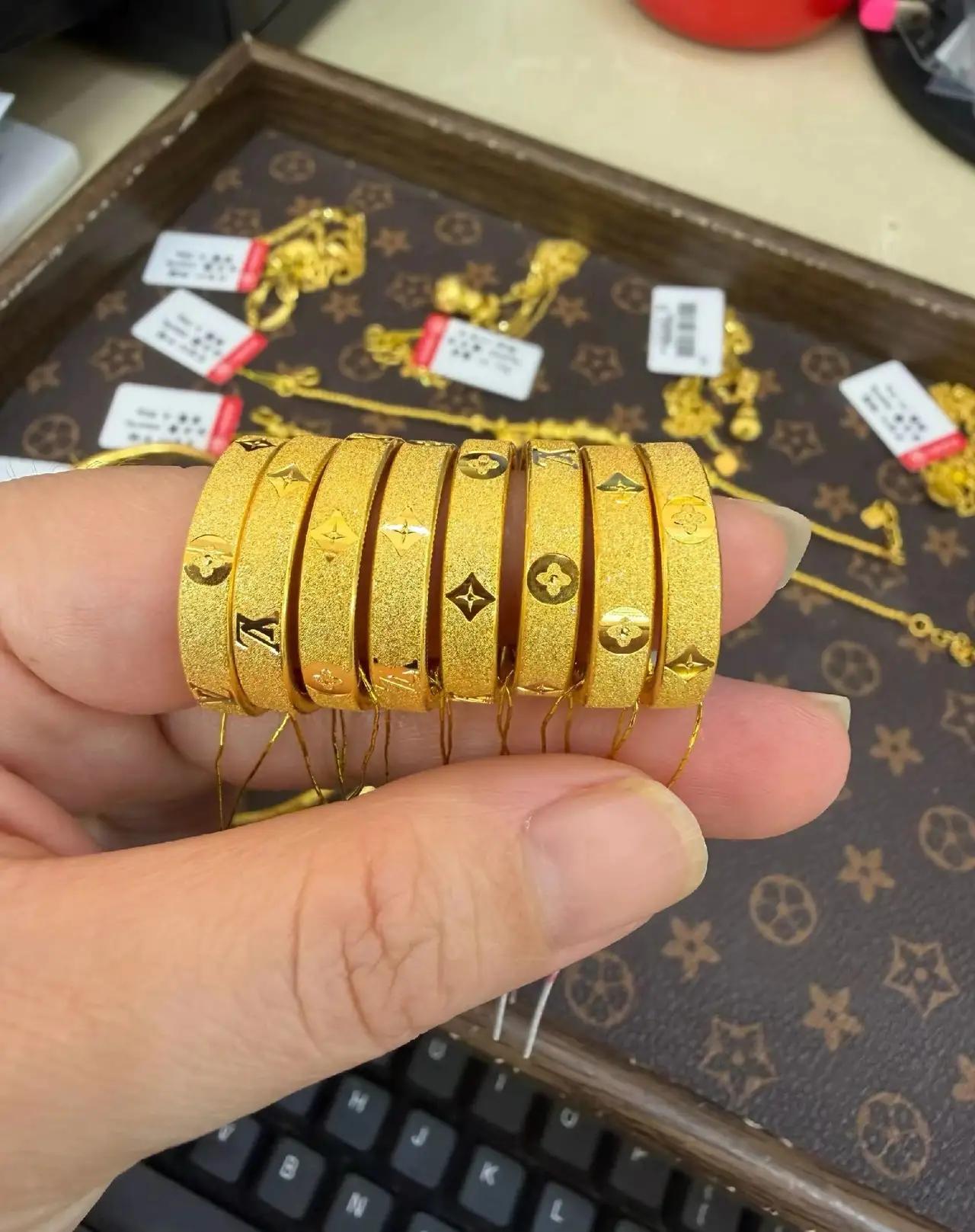 太炸裂了！“掺假黄金”骗了70多家金店999足金项链回收第2天纯度降为70%