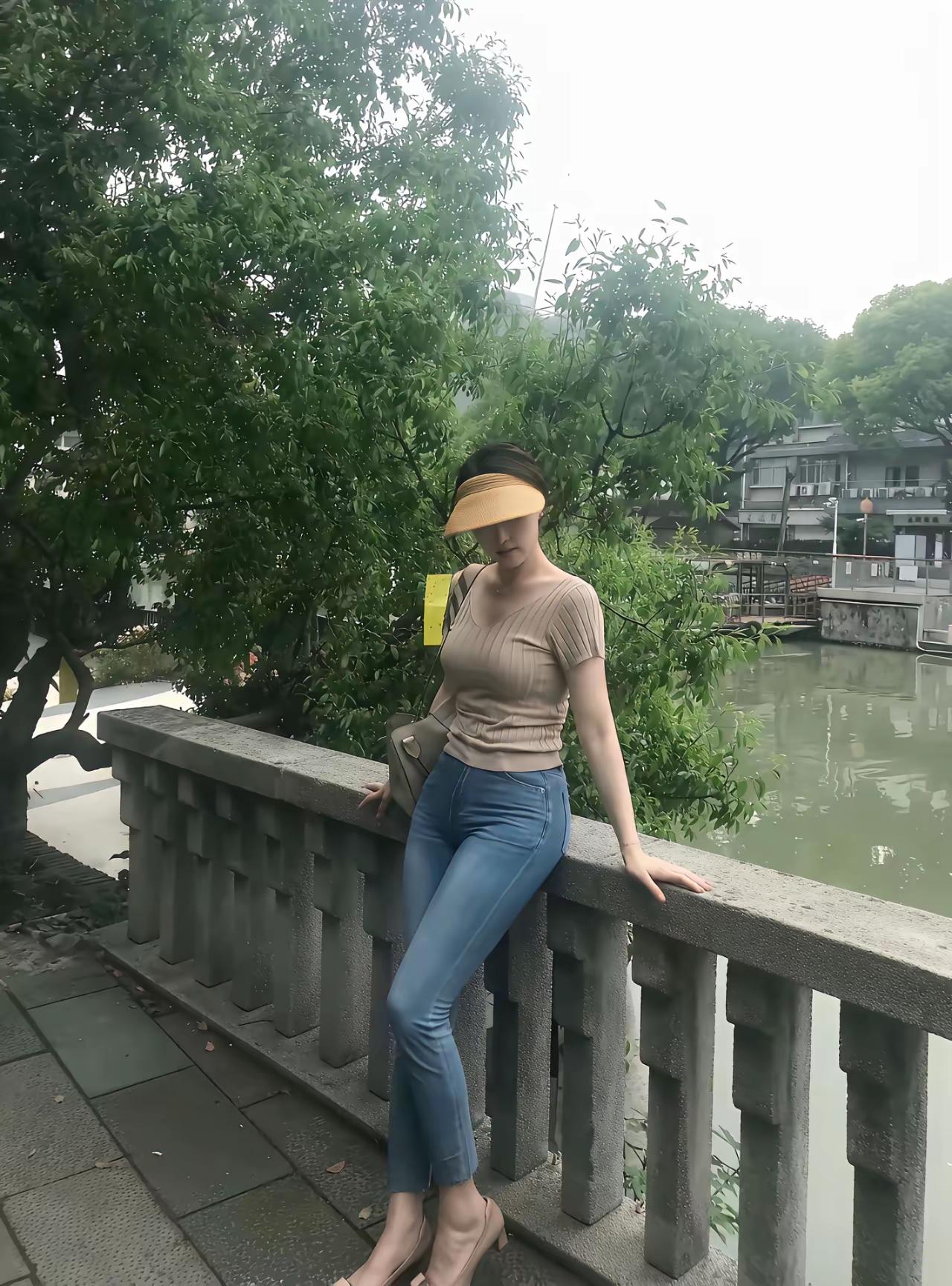 什么样的身材是完美身材完美身材首先不能太瘦。要健美挺拔，有肉。丰满一点更好。气质