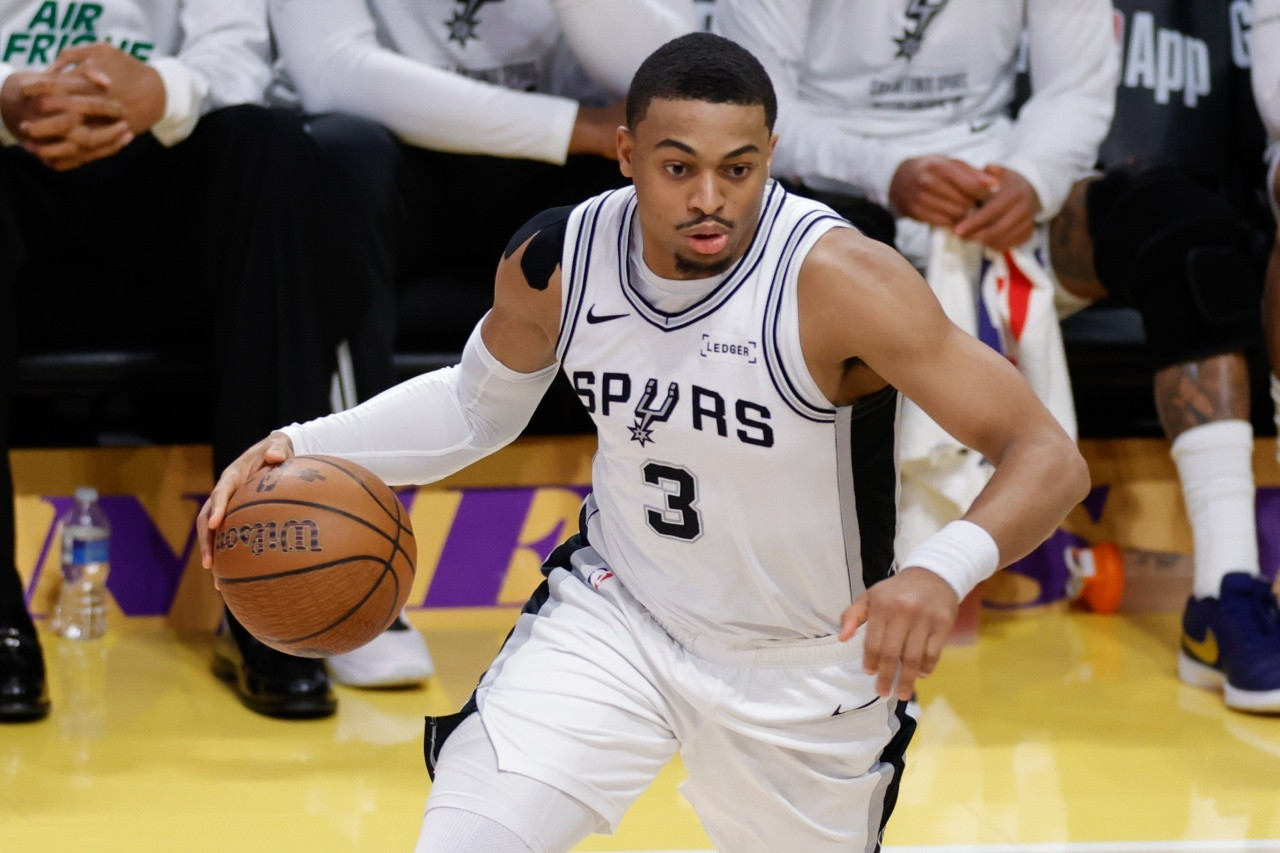 #凯尔登约翰逊代表马刺出战400场#马刺￼球员凯尔登·约翰逊￼明天将迎来代表马刺