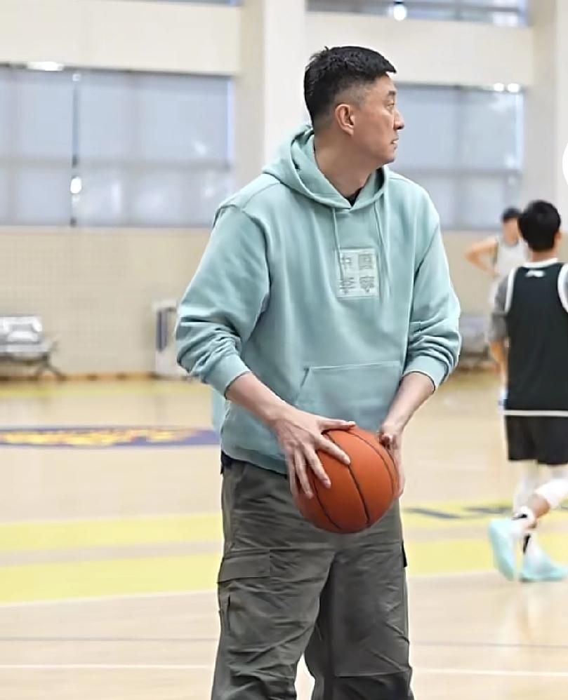 宏远恢复训练看点多：麦考尔难复出，萨林杰眼睛无碍，焦泊乔增加假动作这是下午的