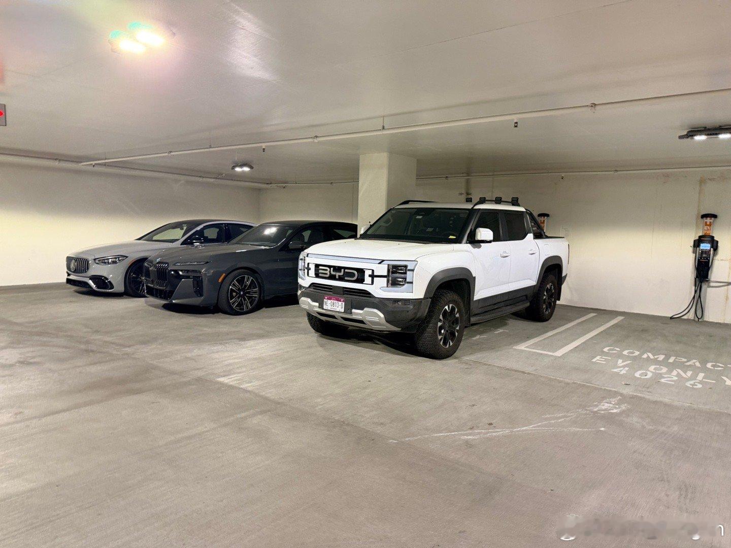 第一次在美国见到比亚迪。这款比亚迪鲨鱼Shark在中国大陆居然买不到，听说在墨