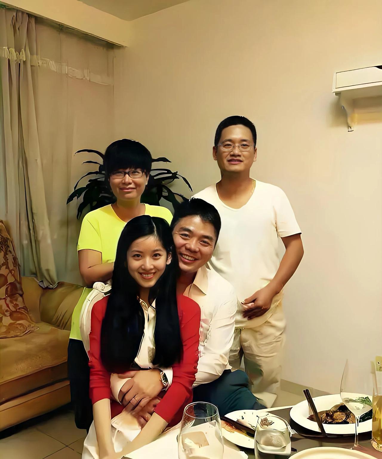 感觉章泽天有三个孩子傍身，已经躺平了，经常出国游玩，好像不怎么管事了，这些其实有
