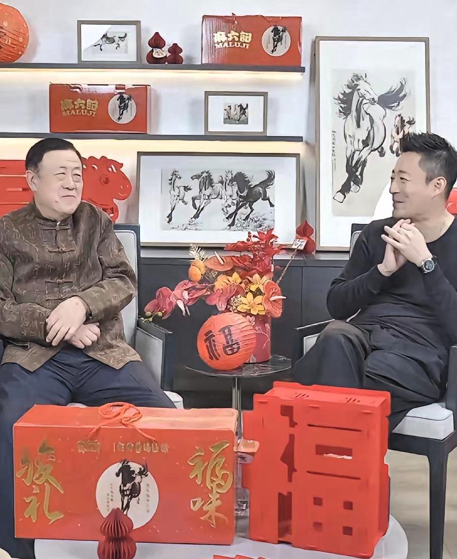 小菲一家二月底迎新，马宝宝要来了。小菲高兴坏了，说漏了嘴，筱梅预产期是二月底，