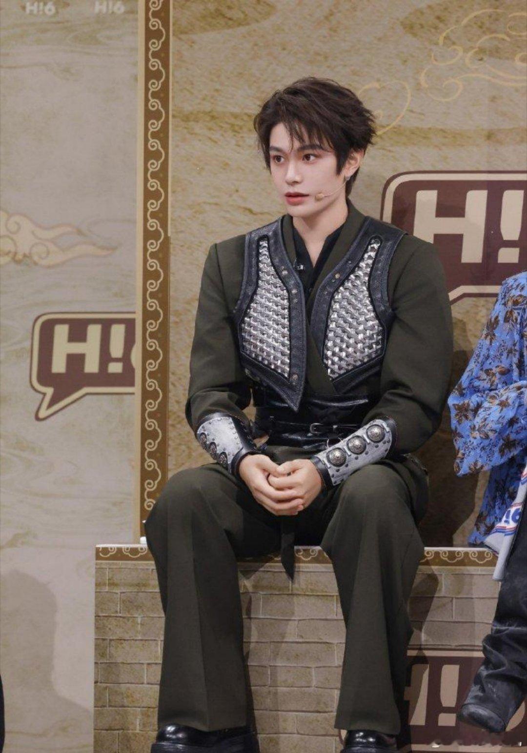 当《山河枕》到《你好星期六》剧宣，丁禹兮和曹骏有点无奈啊。很显然，同样是一个女主