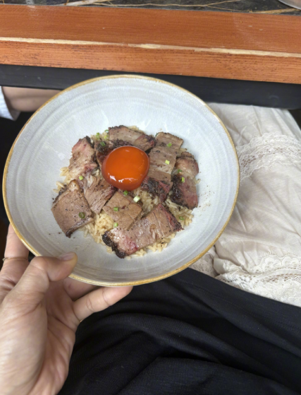明星吃饭也会舔碗？白百何这操作真的没装女明星出门吃饭是什么样？大多是精心打扮