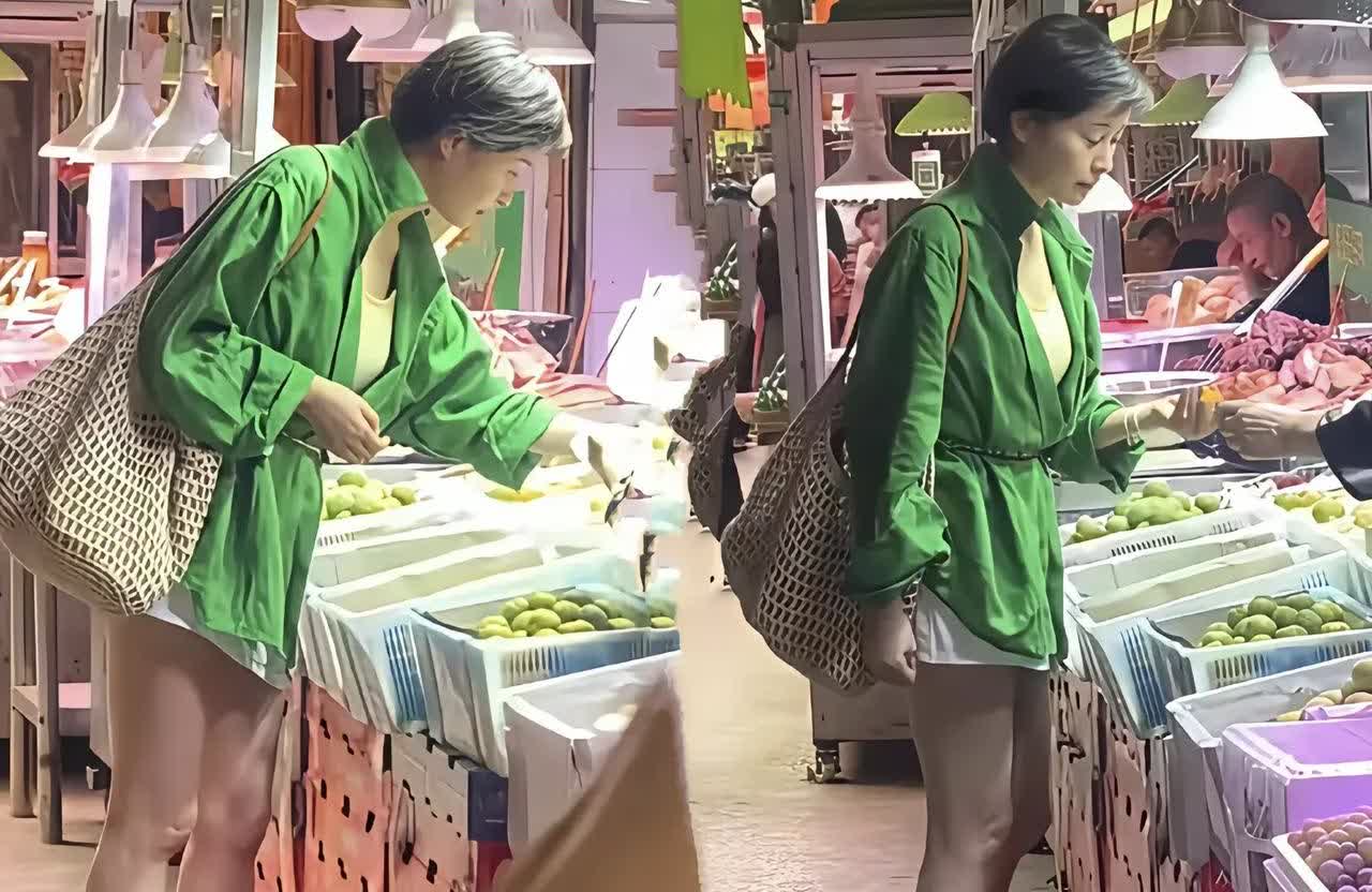 严重怀疑云南人是不是都不追星？还是已经断网了？53岁的演员吴越身穿绿