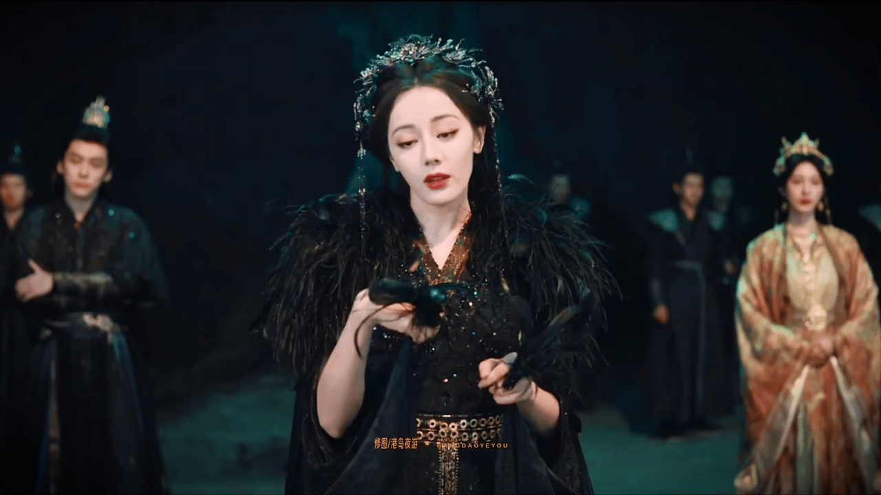 热巴这个好适合当表情包，吵架时加上一个：如何呢？又能怎？简直拽爆了[笑着哭][
