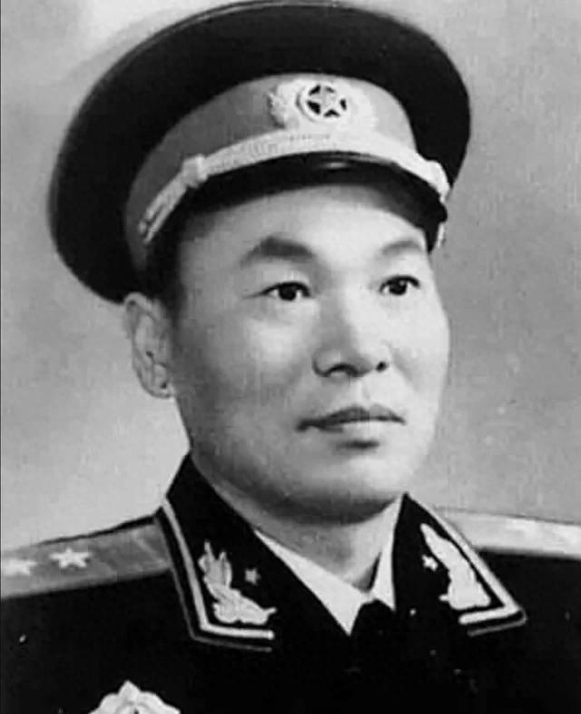 红25军1935年于陕南组建八支游击师，各师负责人具体都有哪几位历史人物？19