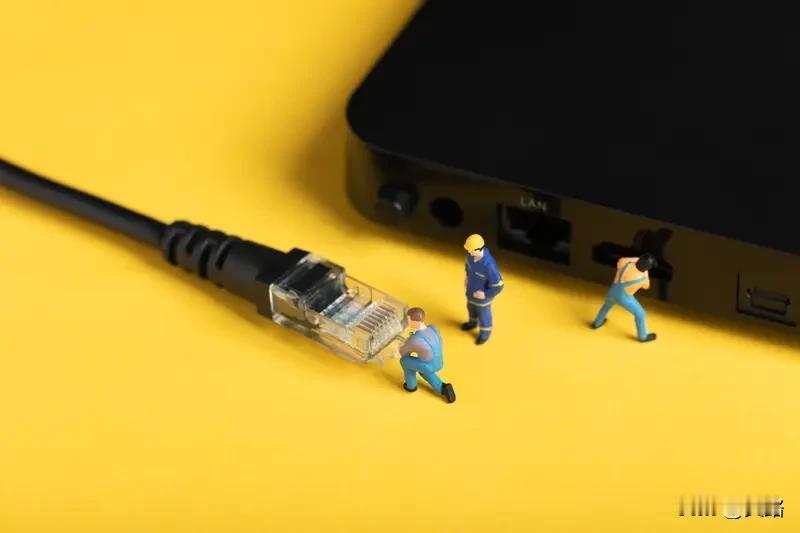 央视曝光的免费装宽带骗局太坑人了！年末不少人会接到“运营商工作人员”电话，说能上