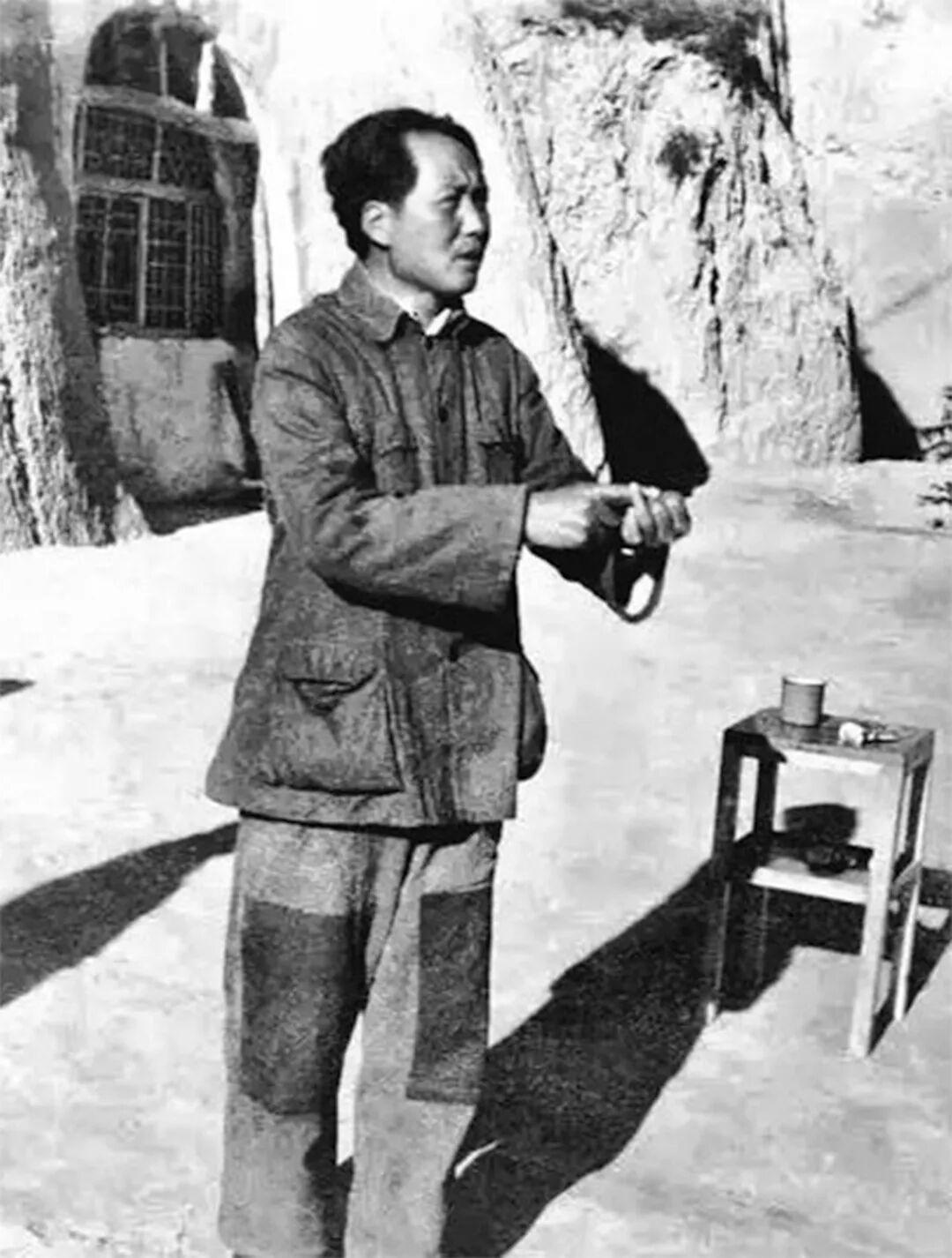 李一氓回忆长征故事完到了保安以后……红军当时大部分戴着烂毡