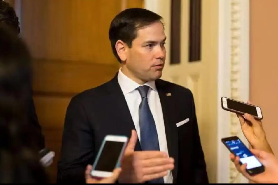 1月26日，鲁比奥对媒体说:“卡尼访华签署《中加经贸合作路线图》是对美国安全利益