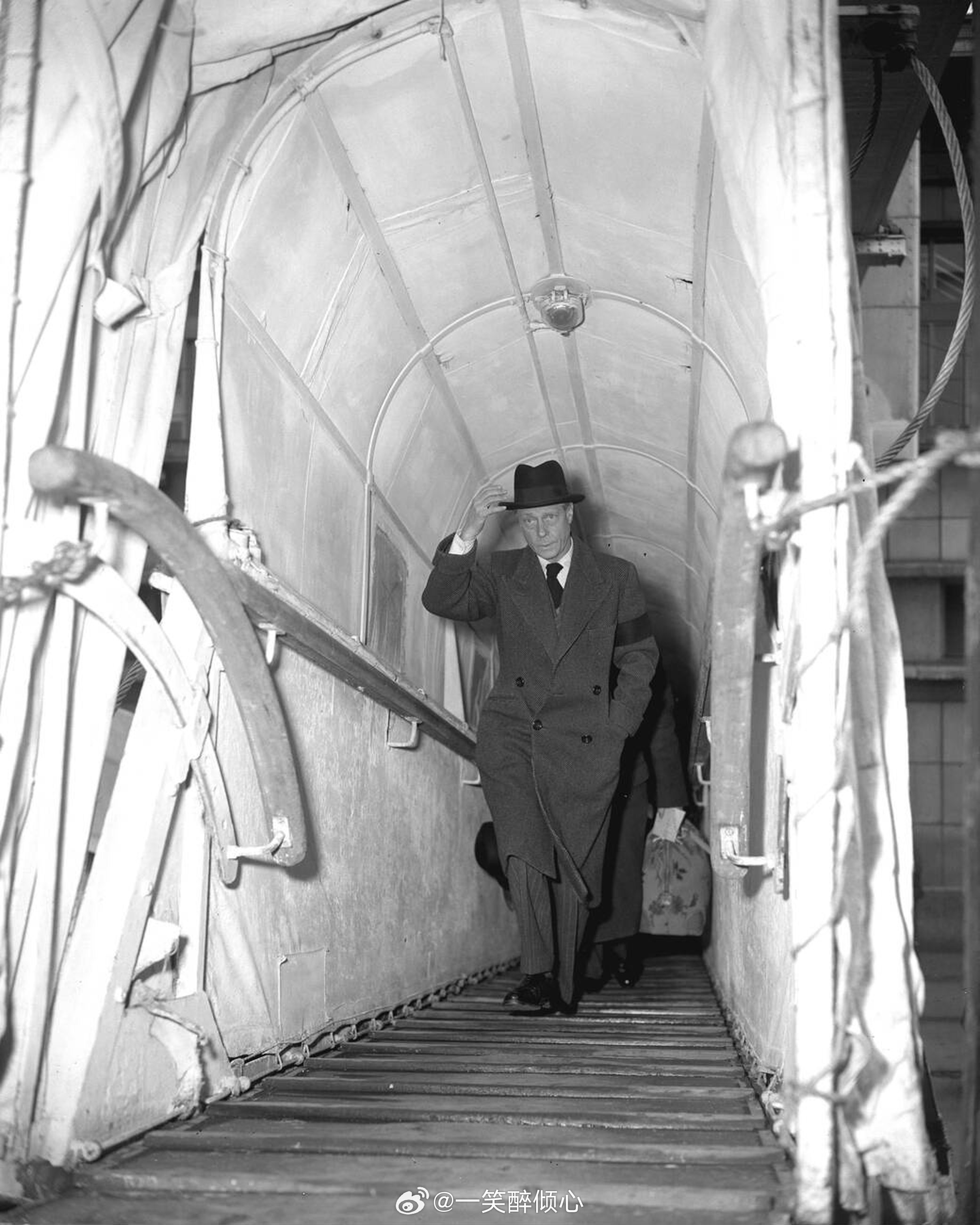 英国王室1953年4月1日，温莎公爵爱德华王子（即爱德华八世）在南安普敦登上