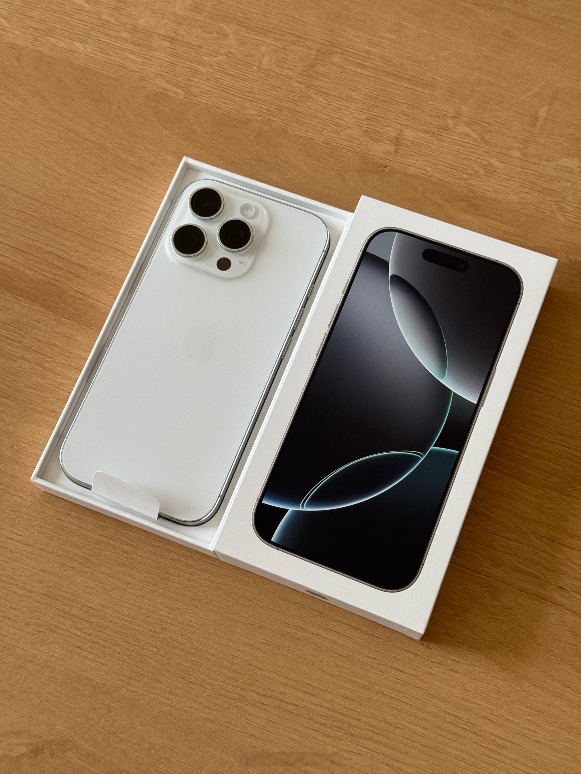 买iPhone选性能还是选内存？这都25年了这种问题也就能出现在苹果身上。128