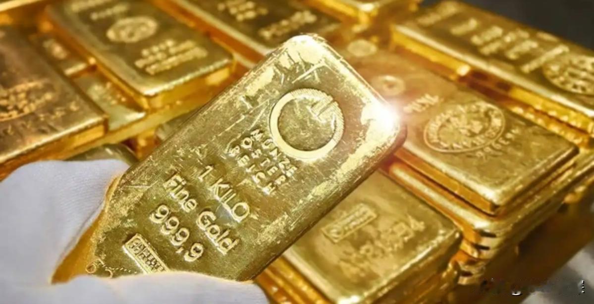 金饰价格跌回2025年了。老凤祥、周大福挂牌价回到去年12月的水平，跟今年年