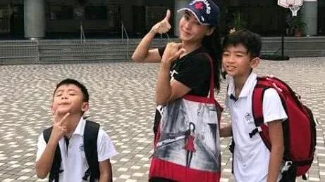 谢霆锋两子堪称“基因彩票”赢家：Lucas复制父亲冷峻眉眼，Quintus承袭母