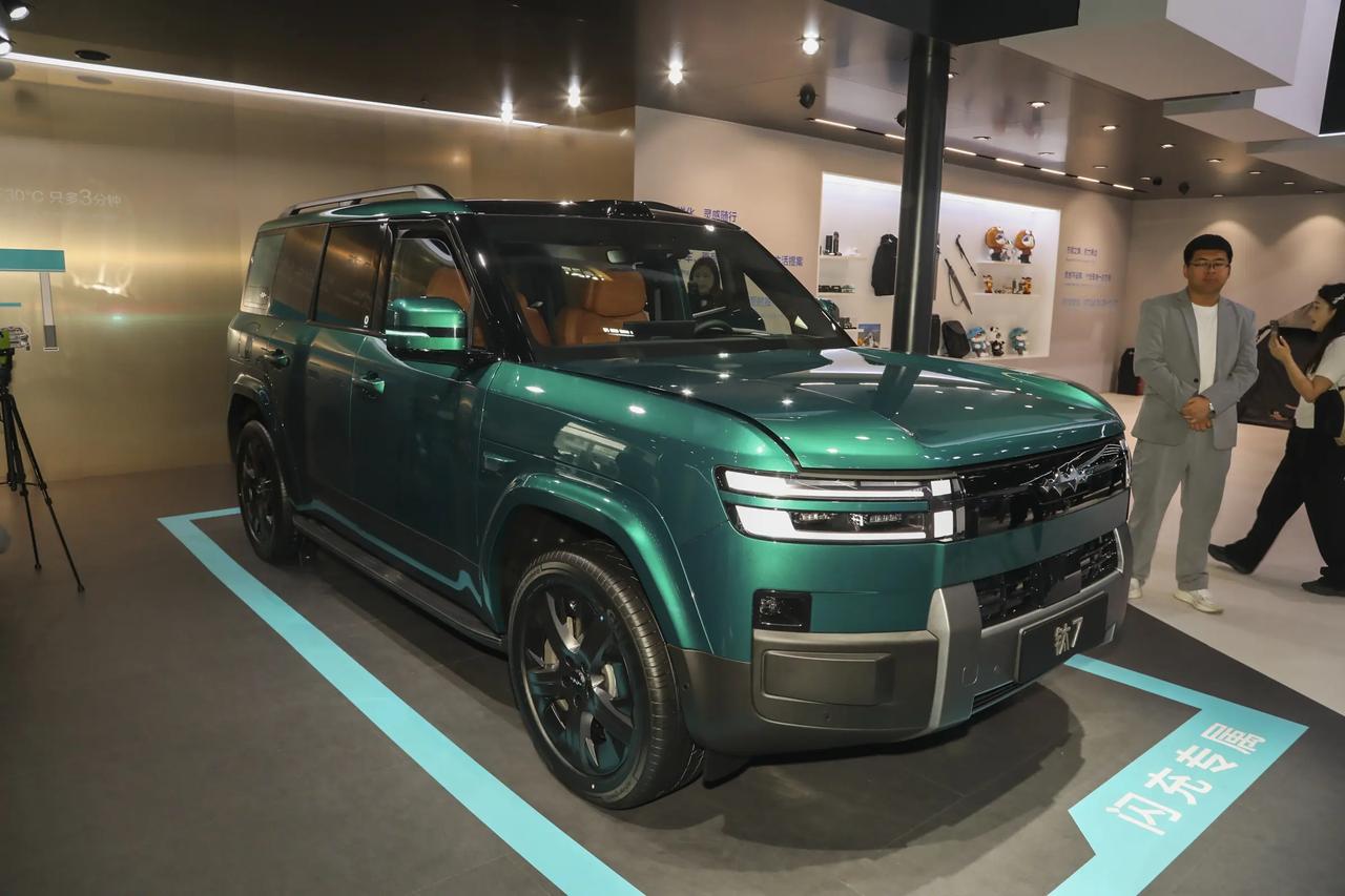比亚迪4月份能卖多少台车，答案就快揭晓了，个人盲猜33万-35万台，问题应该不会